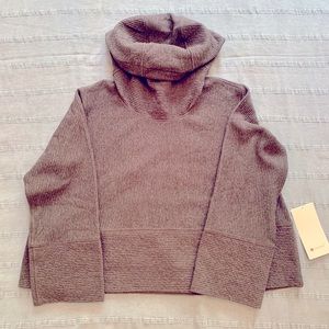 Lululemon Retreat Yourself Hoodie